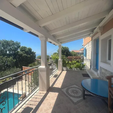 فيلة Two Diana With Pool, Sauna, Playground جيسينتسي