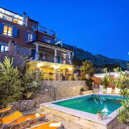 Two Diana With Pool, Sauna, Playground Jesenice (Split-Dalmatia)