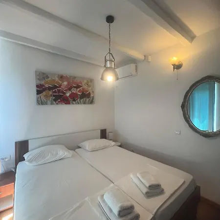 Two Diana With Pool, Sauna, Playground * Jesenice (Split-Dalmatia)